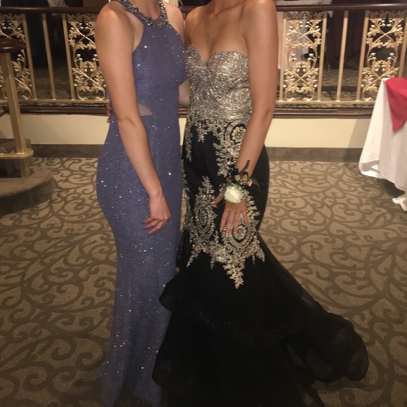 Black and silver/gold beaded prom dress - Picture 3 of 3